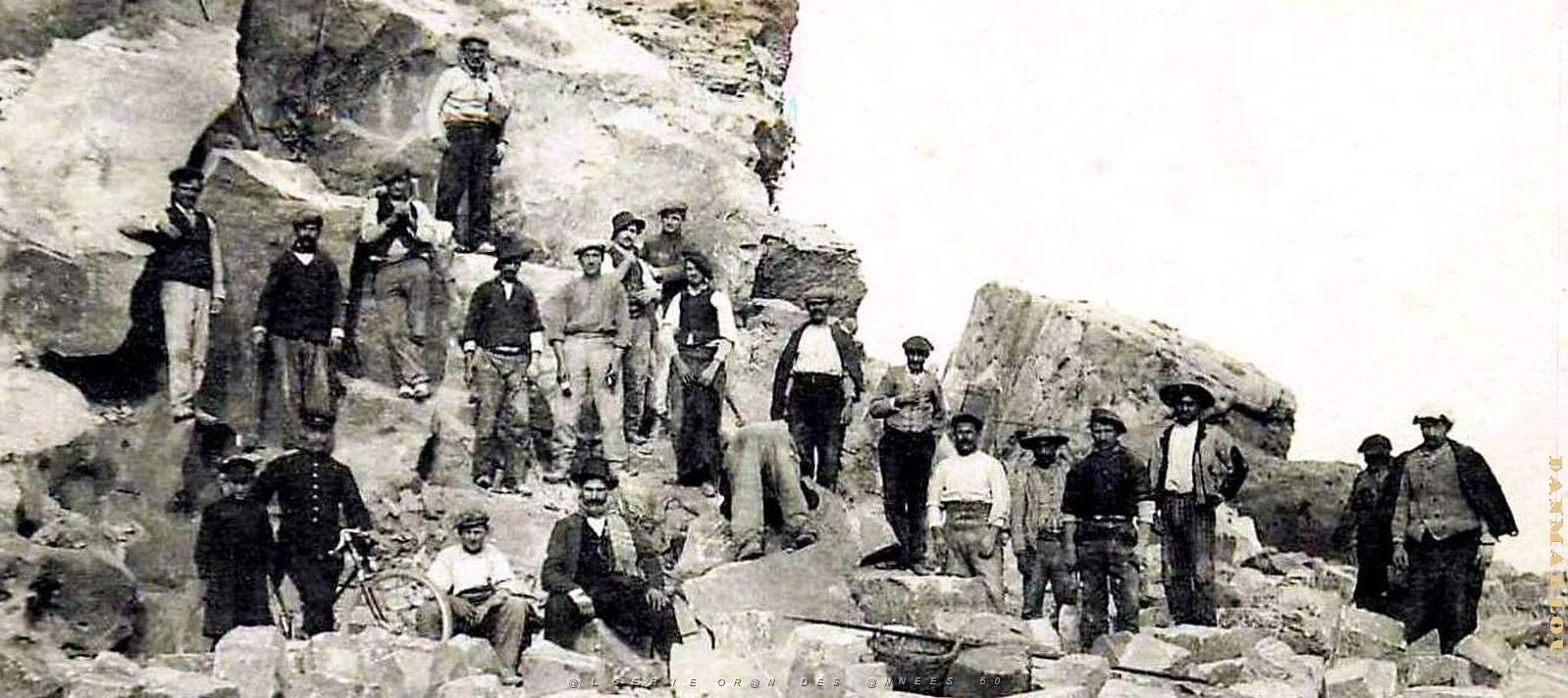 2871- Beni-Saf - Construction Chemin de Fer - Tailleurs de Pierre2 - 1913.jpg